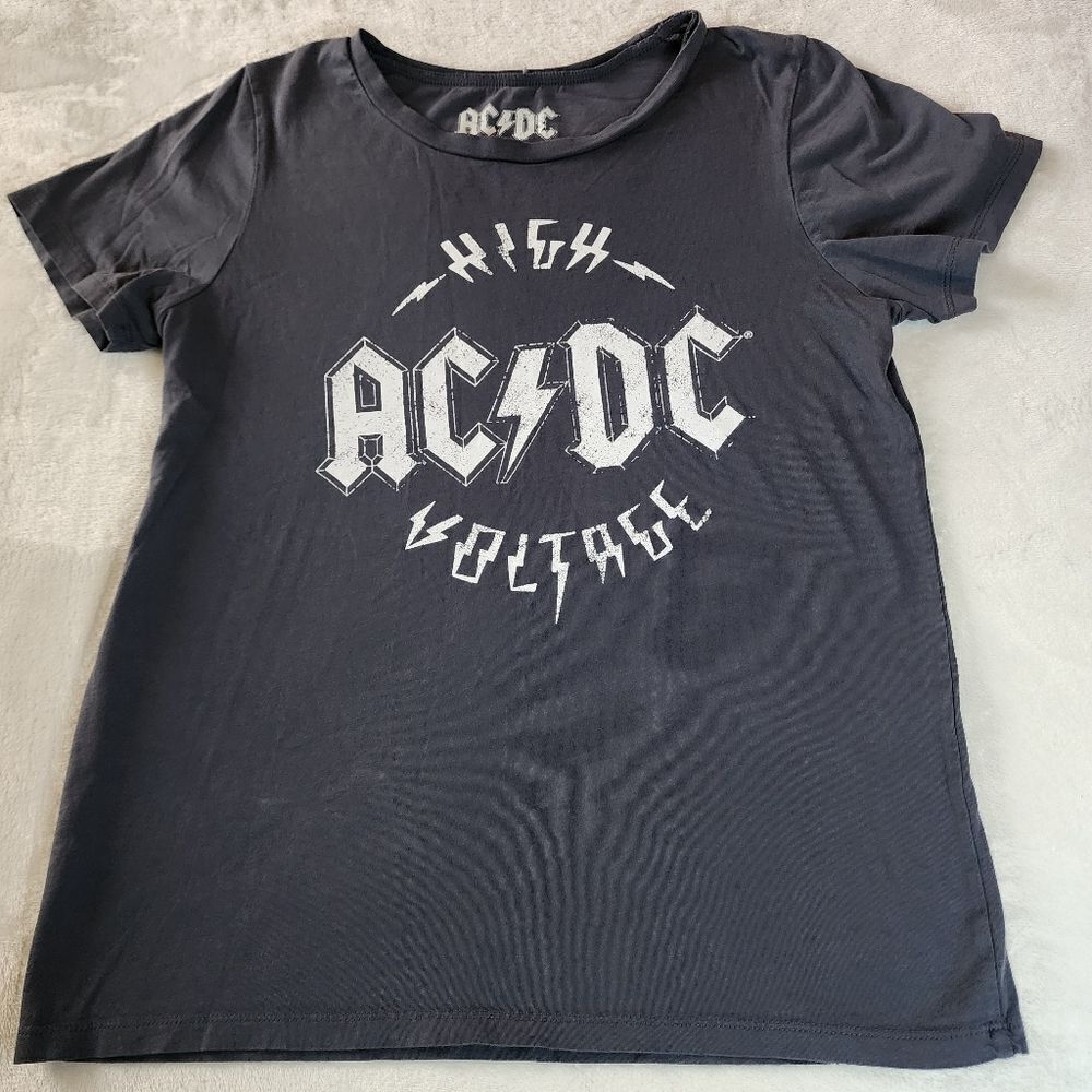 AC/DC Gray With White Graphic Tshirt Size Small